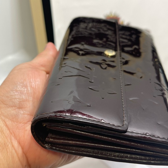Louis Vuitton Sarah Wallet in Vernis Amarante , pre loved. Wallet only. - Picture 11 of 15